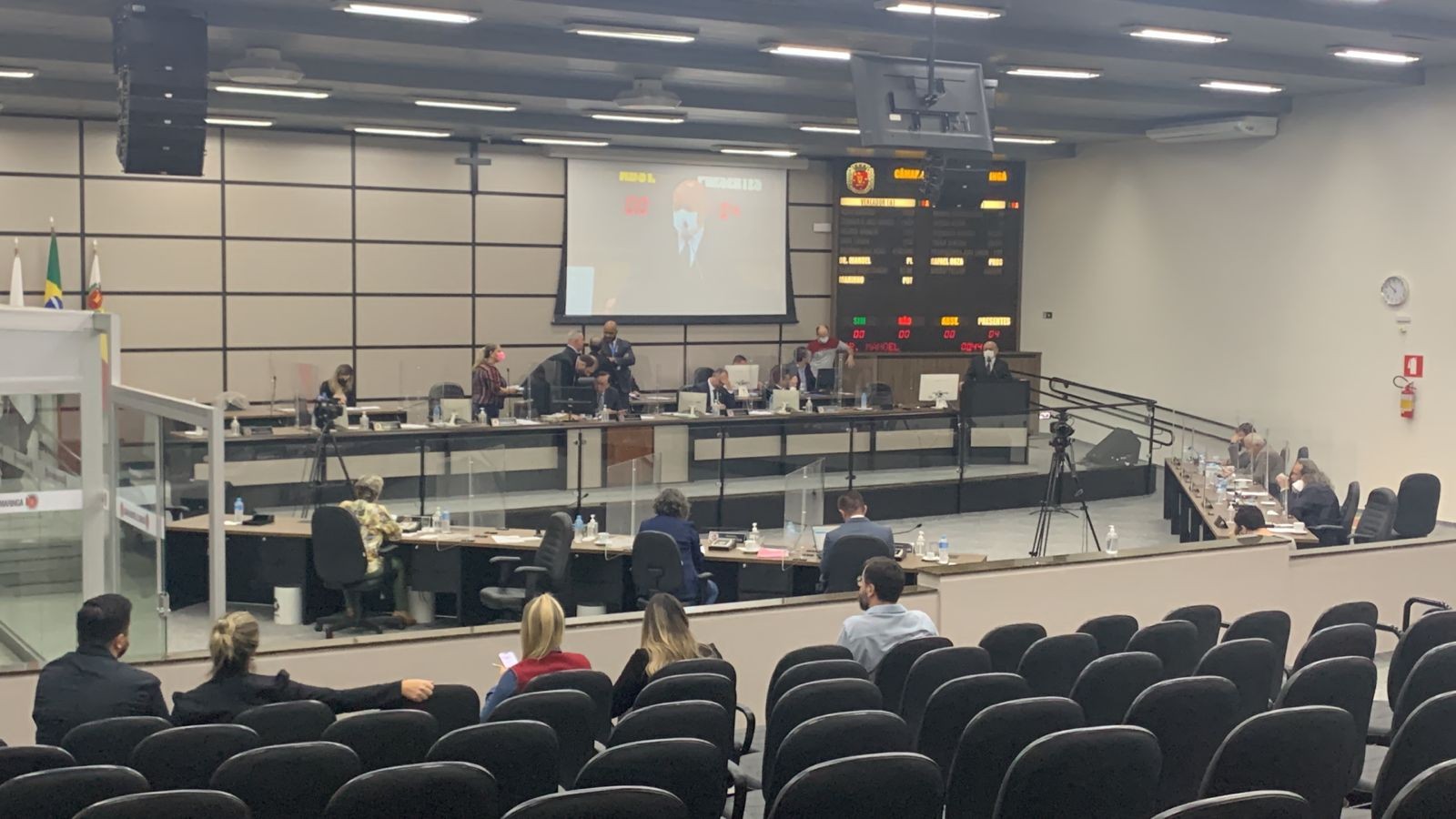 Regulamentação das antenas do 5G em Maringá é votado na Câmara