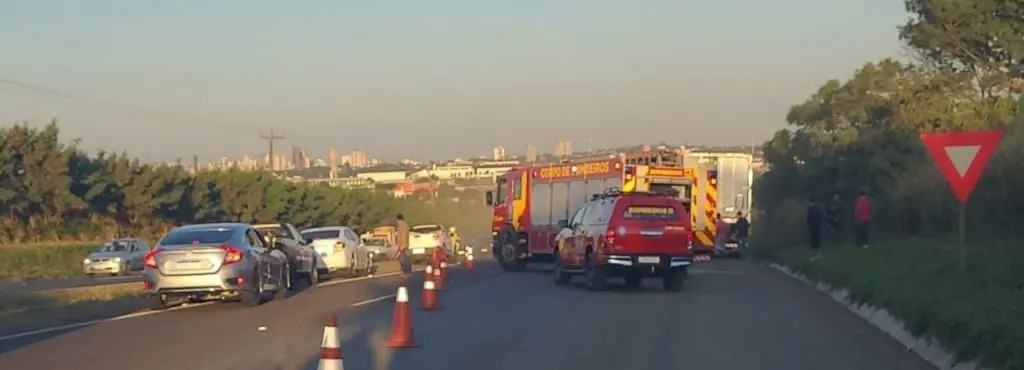 Homem morre e outro é socorrido em estado grave após acidente em Maringá