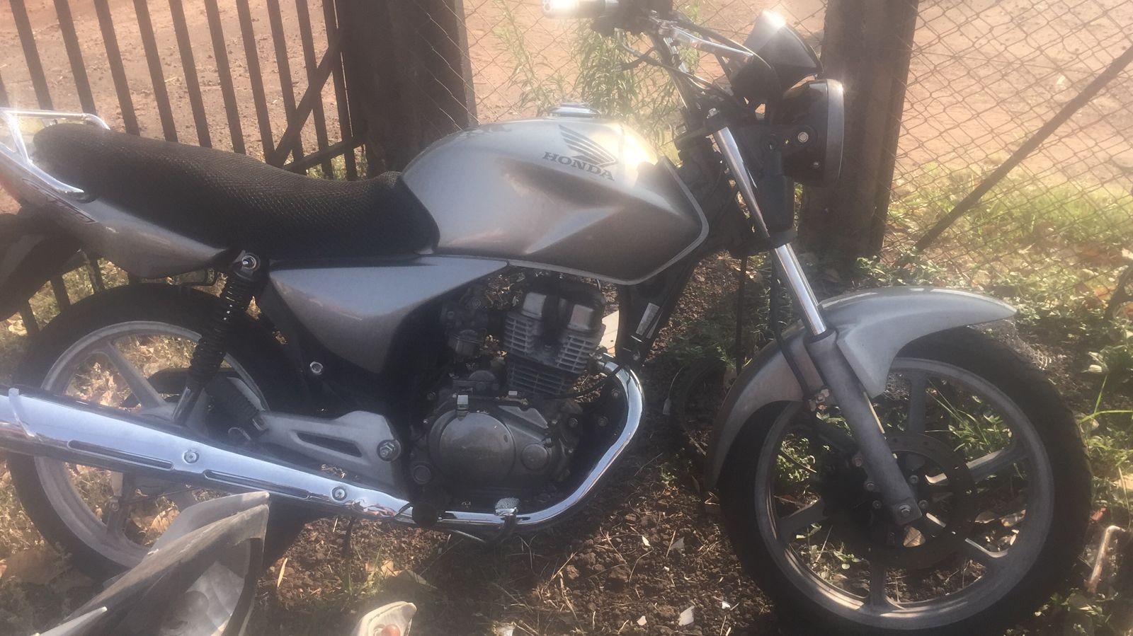 Motociclista fica ferido em acidente na PR-082