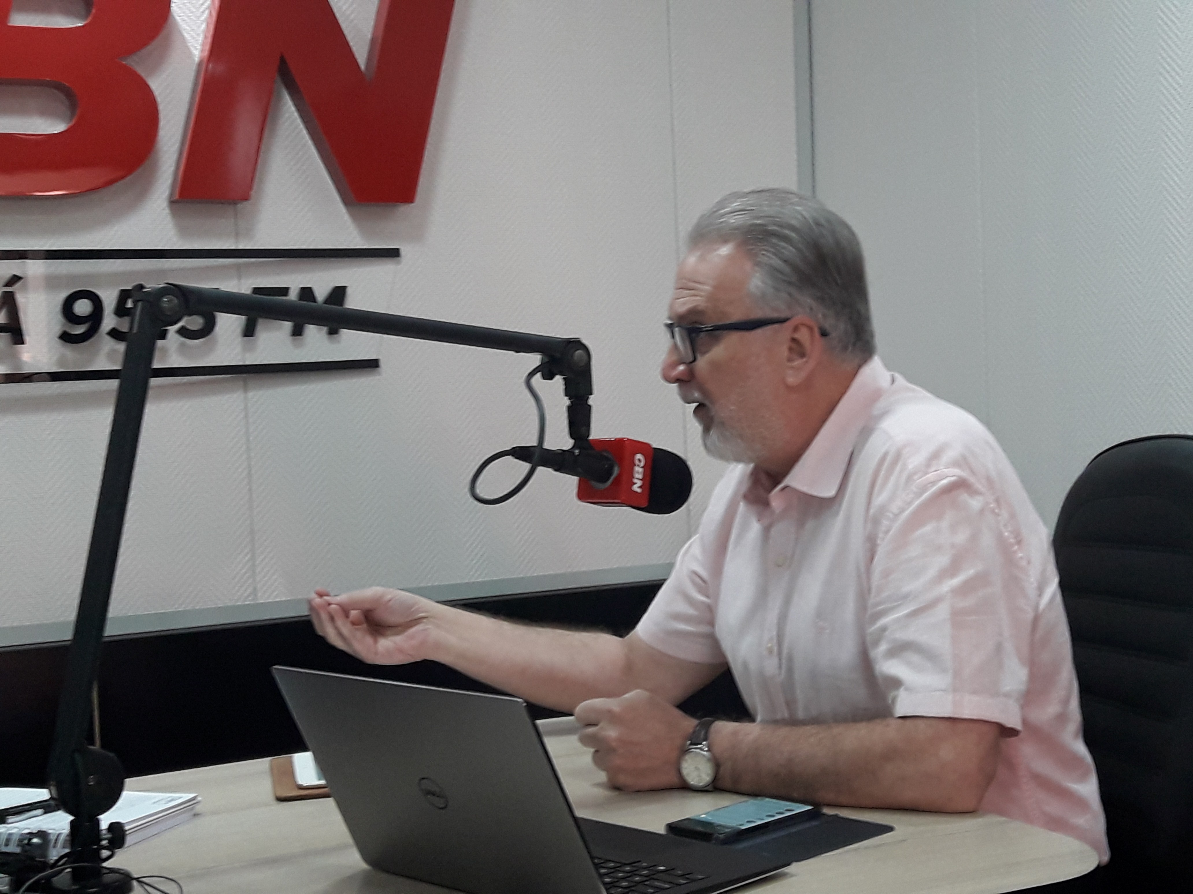 Prefeito em exercício explica receita aos vereadores