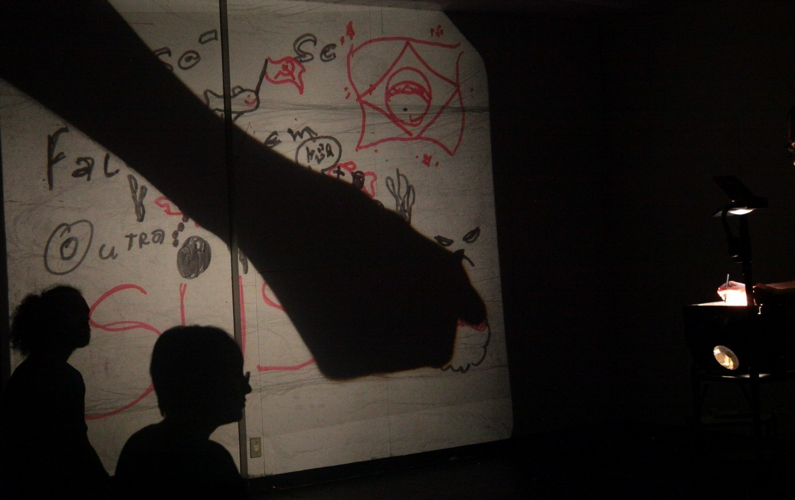 “Coro dos maus alunos” provoca debate filosófico sobre educação