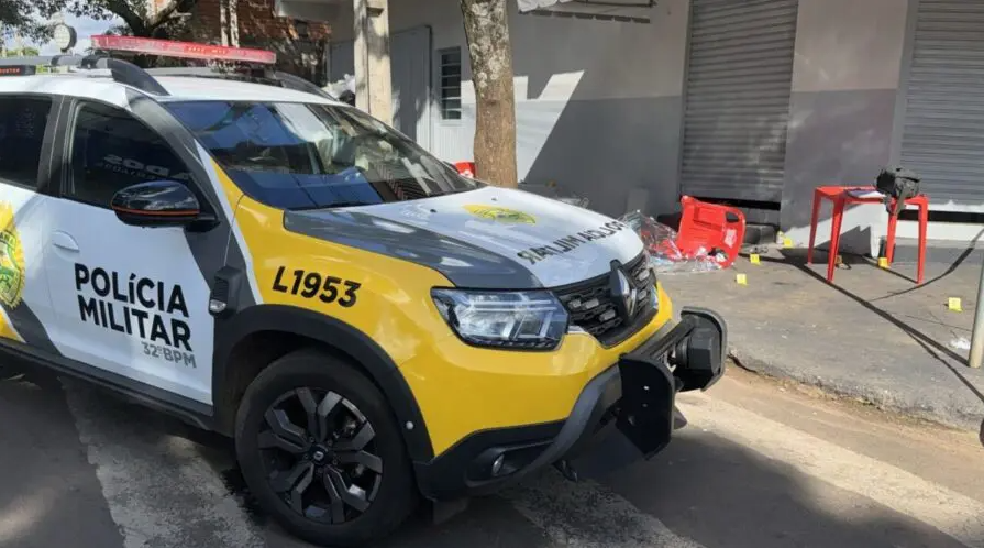 Homem morre e duas mulheres ficam feridas após disparos de arma de fogo