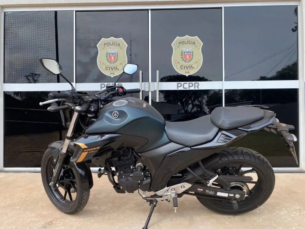 Funcionária é suspeita de desviar dinheiro da empresa e comprar moto de R$ 22 mil em Maringá, diz polícia