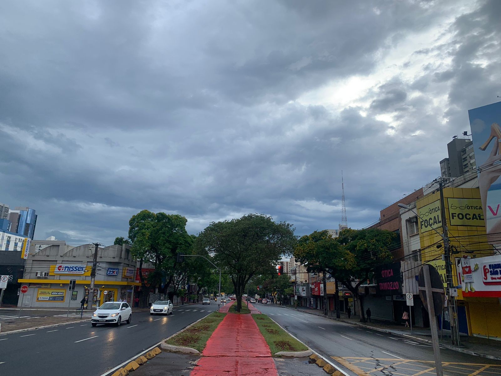 Terça-feira amanhece chuvosa em Maringá