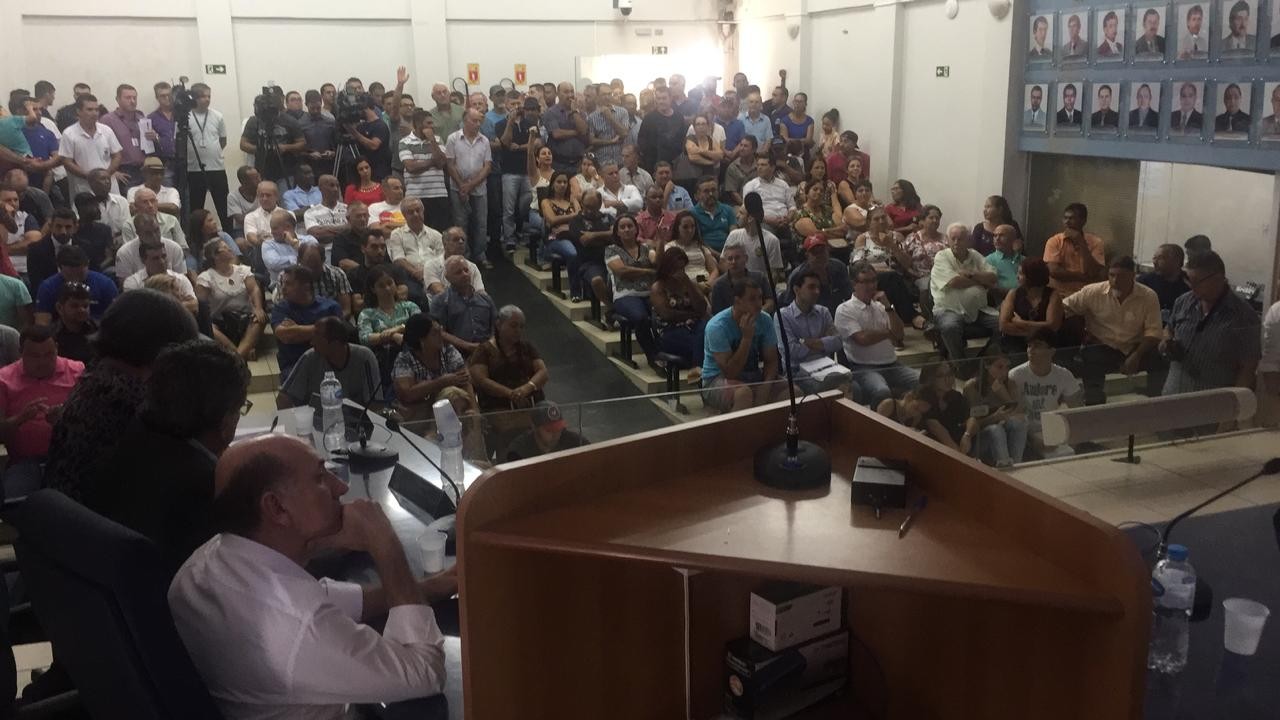 Audiência pública sobre cruzamentos da BR-376 lota Câmara