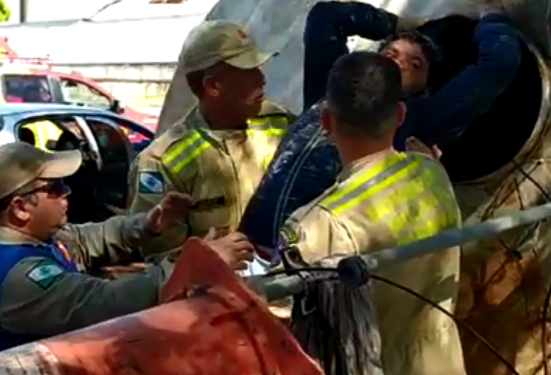 Vídeo: bombeiros resgatam pintores que se intoxicaram em Maringá