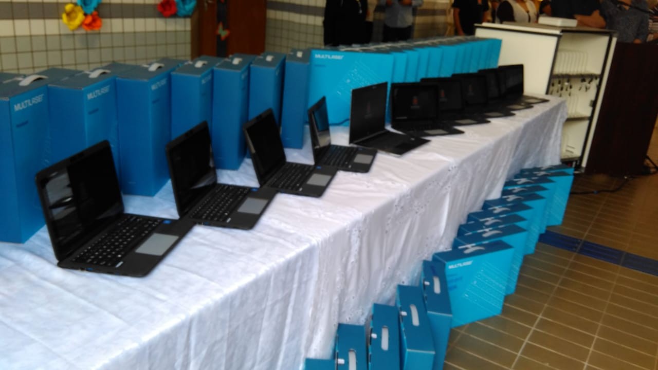 Entrega de notebooks para Educação é apenas simbólica em Maringá