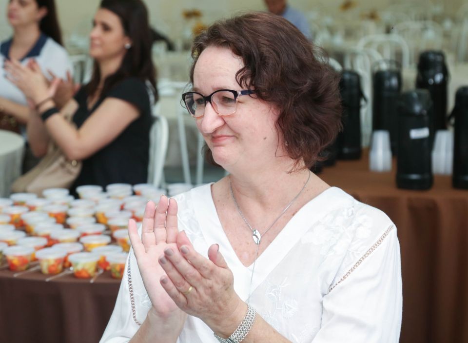 Melhor do que dar esmola é doar para um projeto social