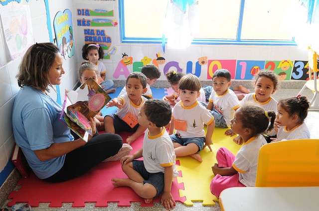 Projeto institui comemoração do Dia dos Pais e Dia das Mães