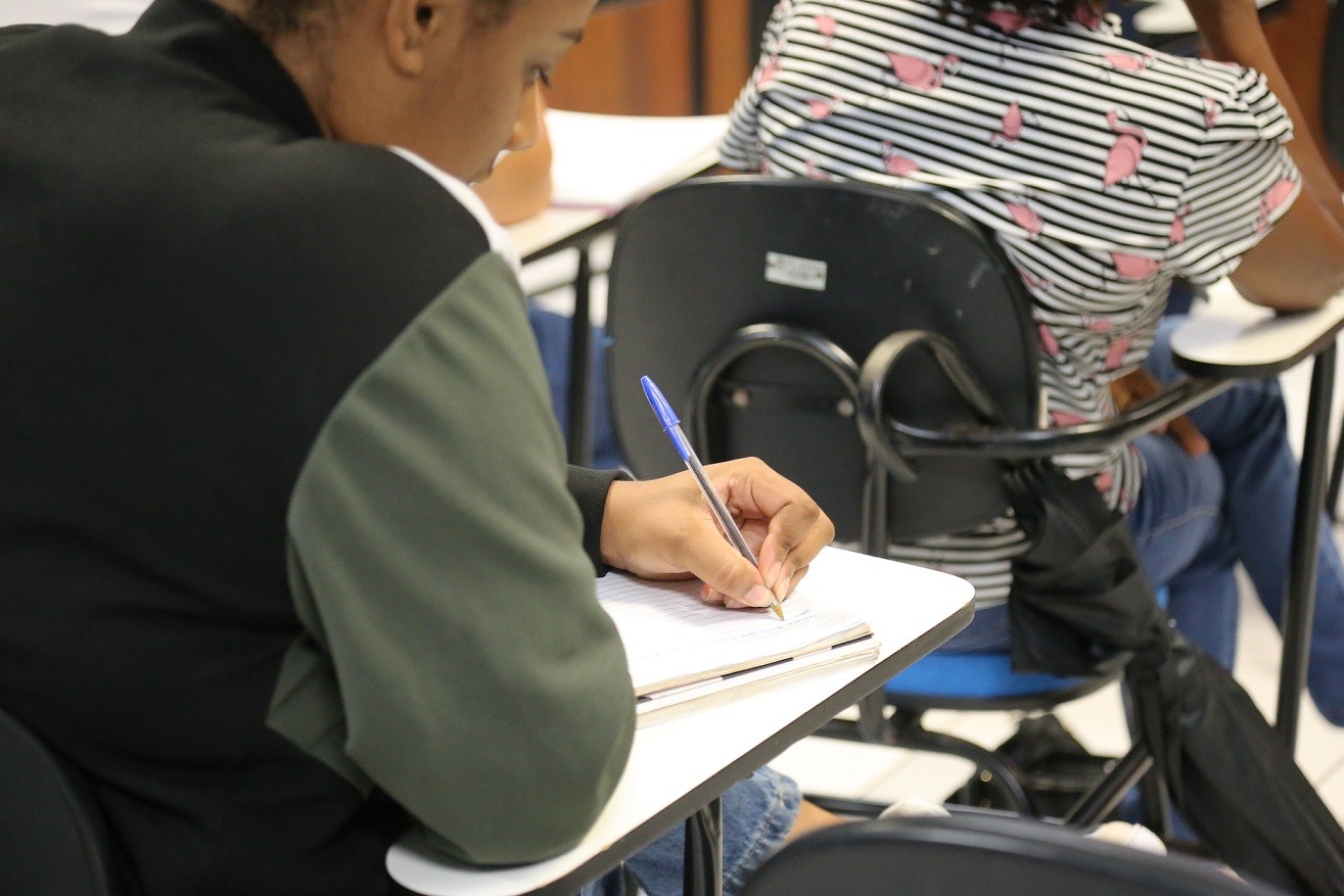 Curso premiará melhores alunos com R$ 1,2 mil