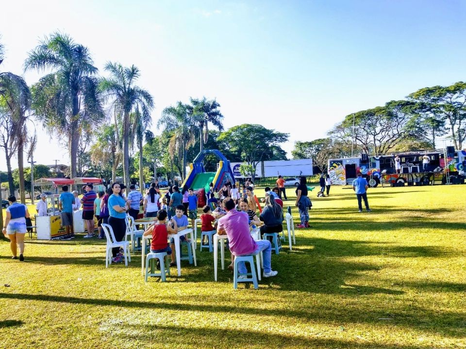 Projeto “Você na Praça”, “Teatro a Bordo” e Copa Paraná de Vôlei são atrações deste fim de semana em Maringá