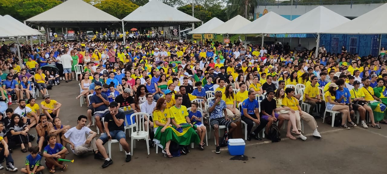 Restaurantes e Vila Olímpica ficam lotados para jogo do Brasil contra Suíça