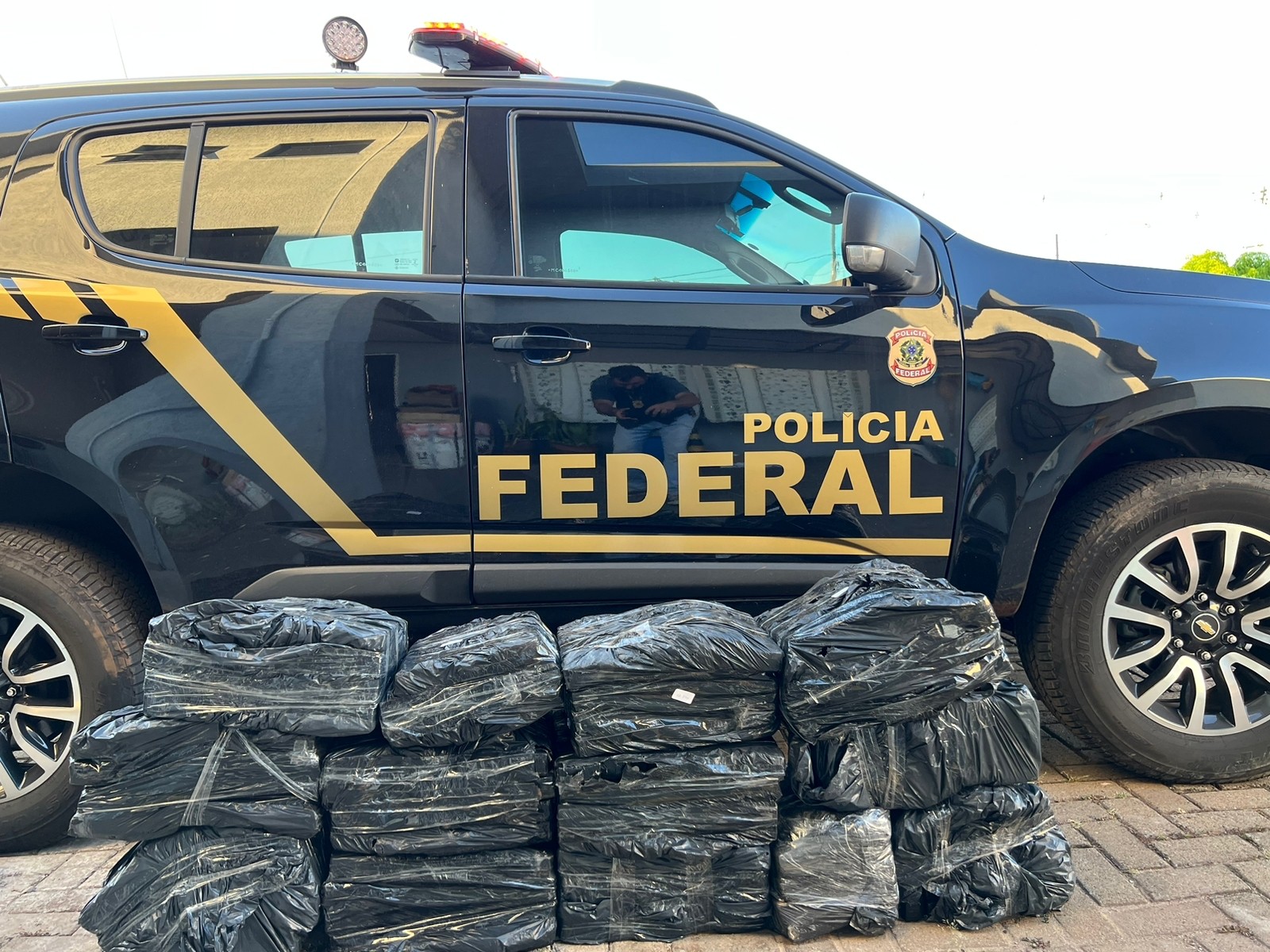 Polícia Federal prende casal com 150 quilos de drogas