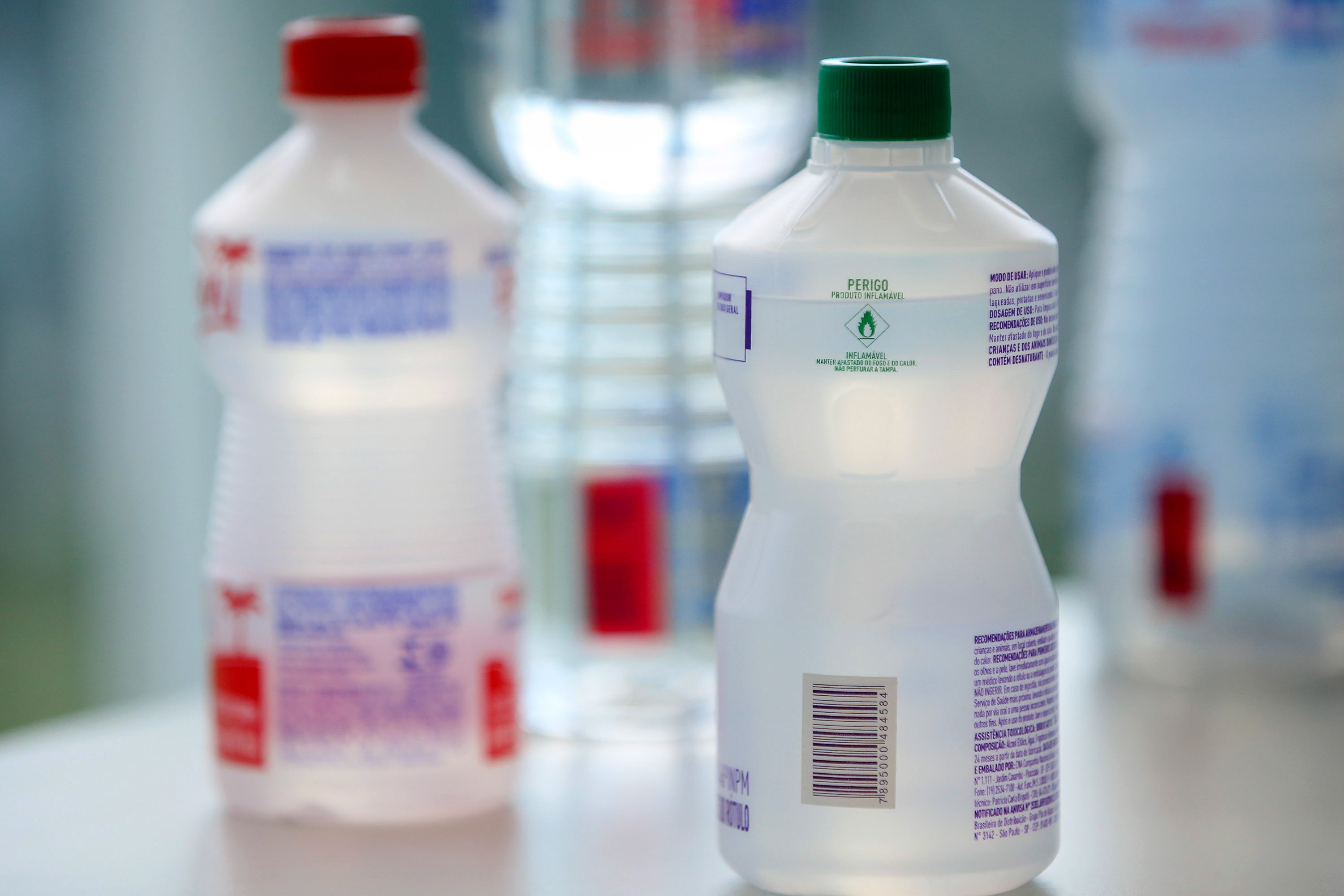 Alcopar doa 90 mil litros de álcool 70% para Governo do Estado