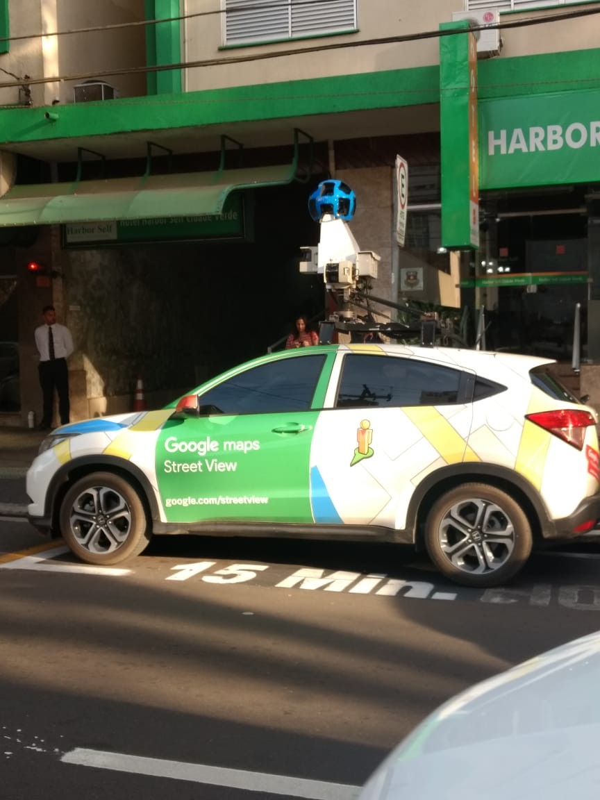 Carro do Google Street View passa por Maringá