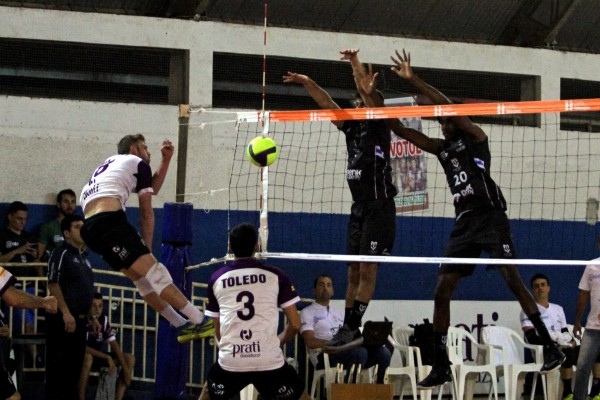 Denk Maringá vence a equipe de Toledo por 3 sets a 0