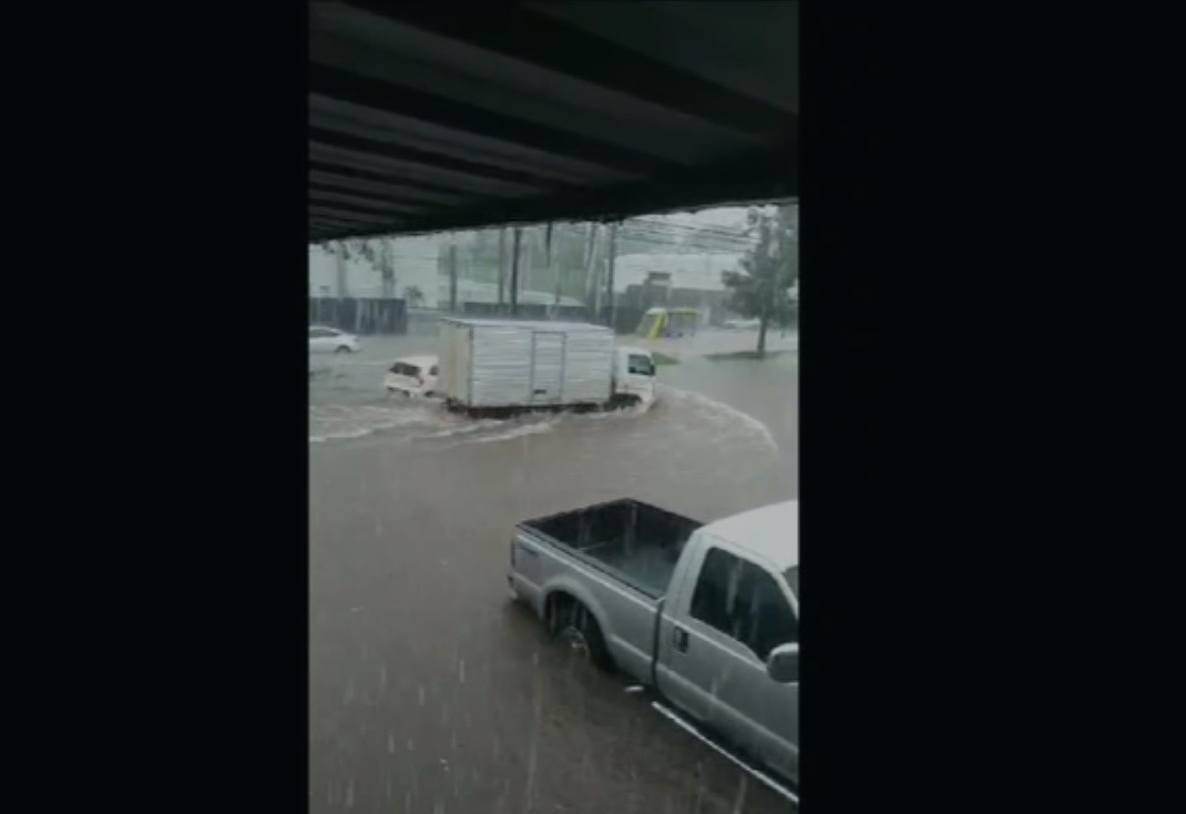 Chuva provoca pontos de alagamento e transtornos em Maringá