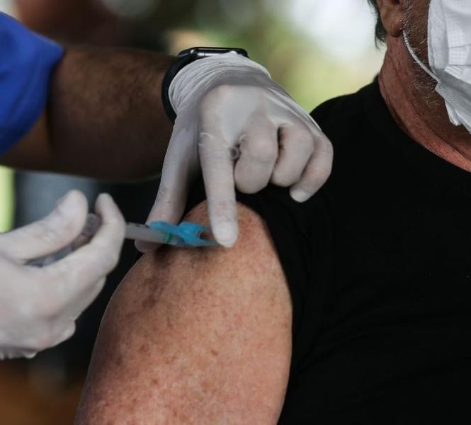 Vacinação para idosos inicia neste sábado (28), em Maringá