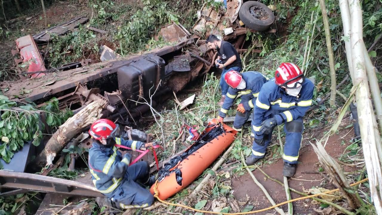 Três pessoas morrem em acidente na BR-487