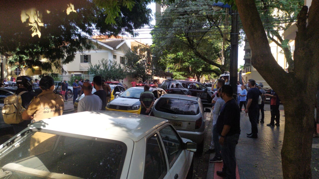 Perseguição a carro furtado causa confusão e prejuízos