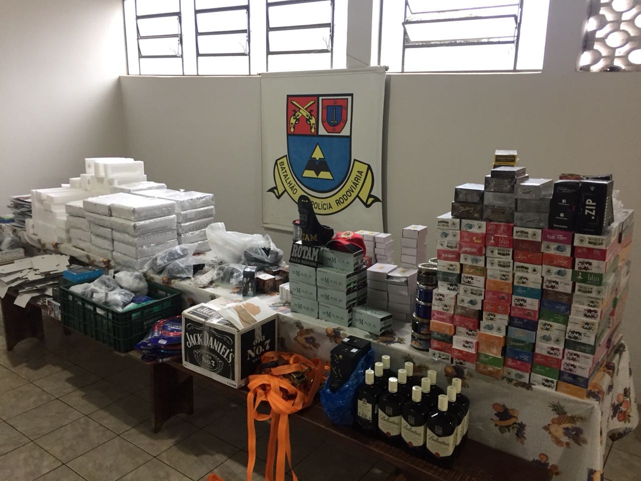 Mercadorias contrabandeadas são apreendidas