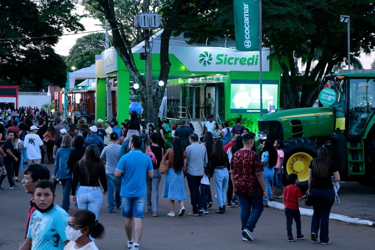 Muitos visitantes deixam para visitar a Expoingá no último dia