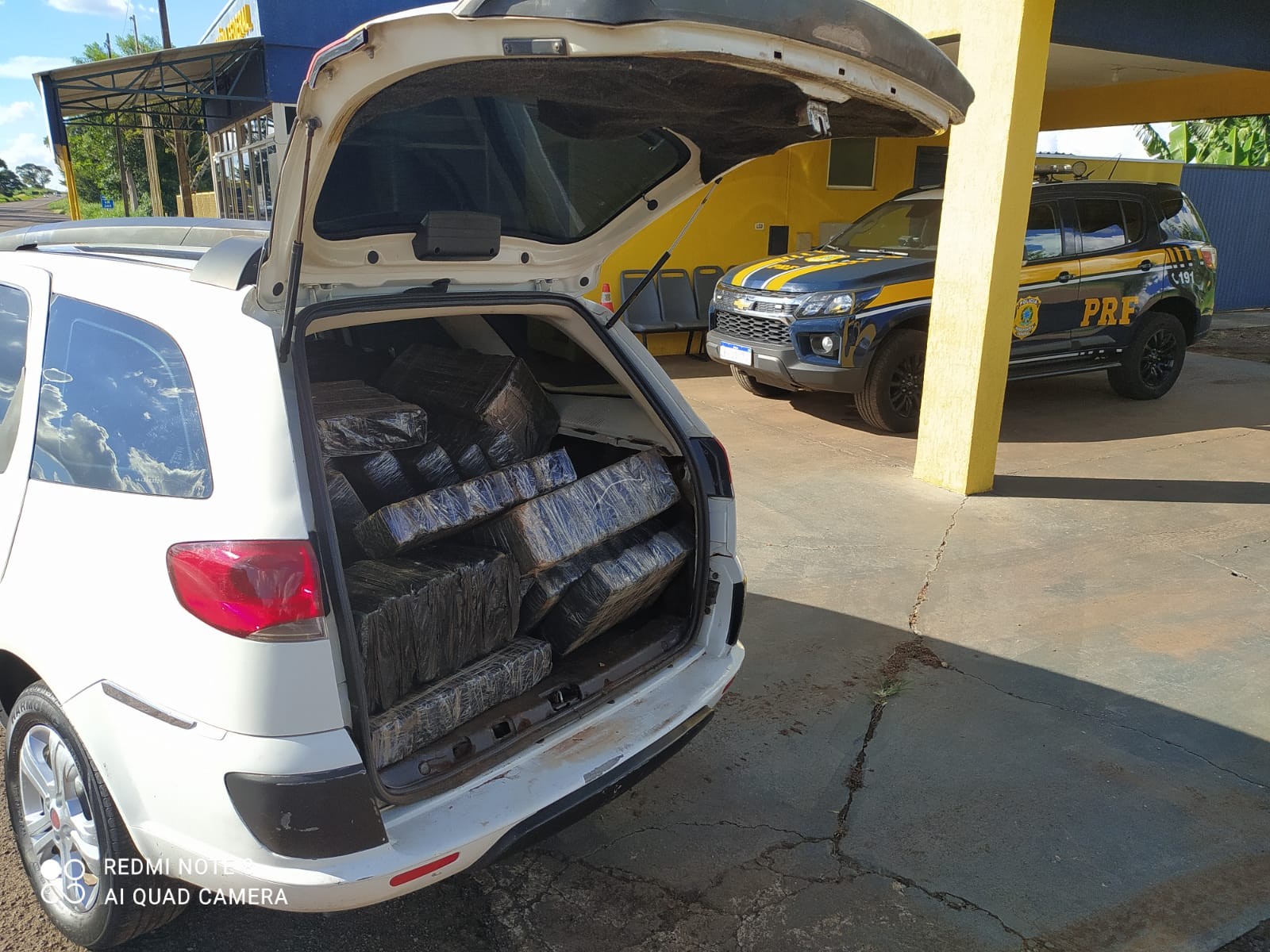 PRF apreende mais de 500 quilos de maconha em Campo Mourão