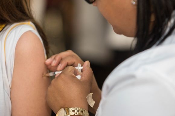 Secretaria de Saúde de Maringá está vacinando contra o HPV