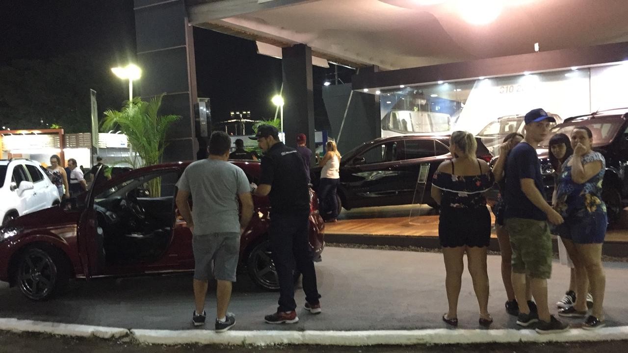 Primeiro dia da Expoingá foi movimentado