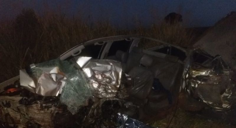 Jovem morre em acidente envolvendo caminhão e caminhonete