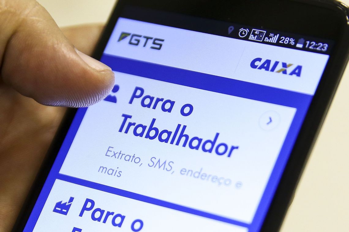 Saque imediato do FGTS é liberado para os nascidos em abril e maio