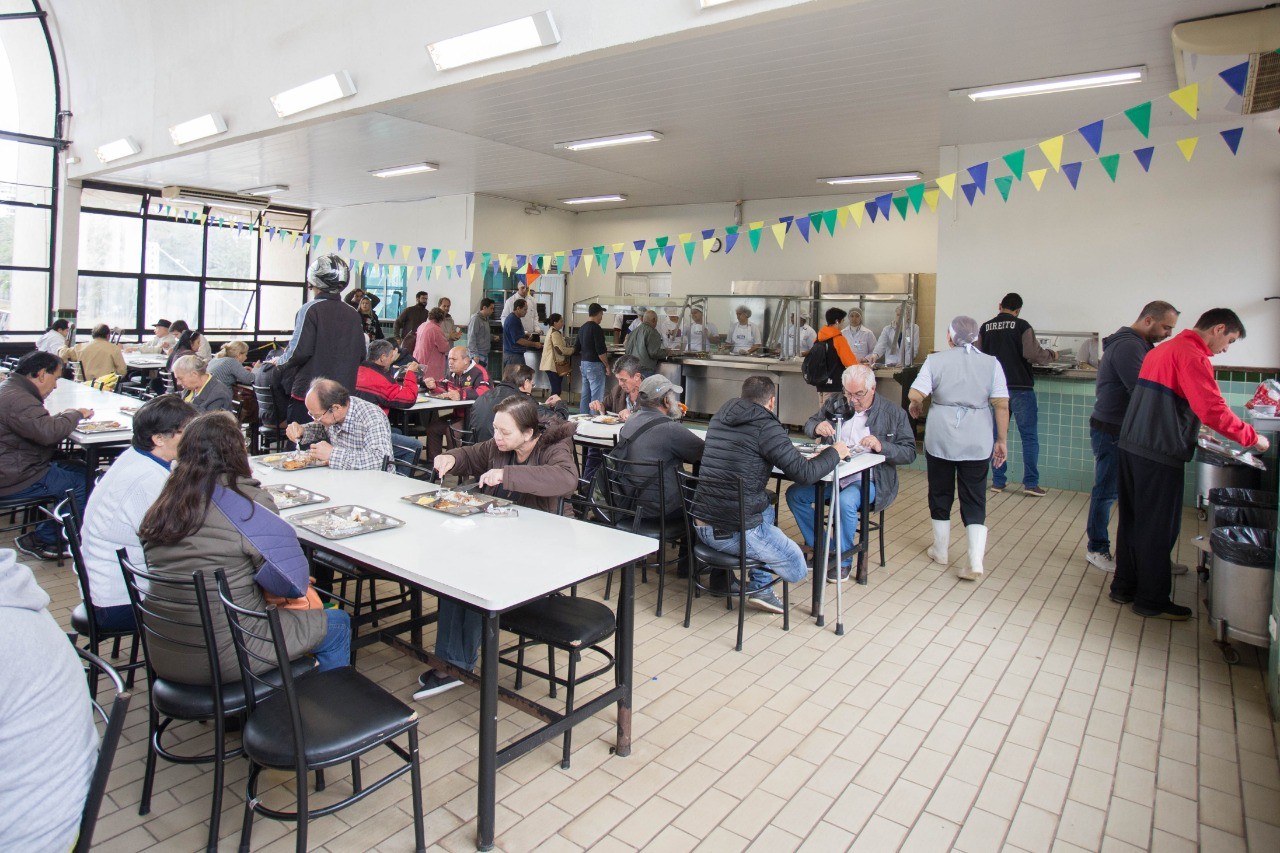 Restaurante Popular oferece almoço especial de Natal