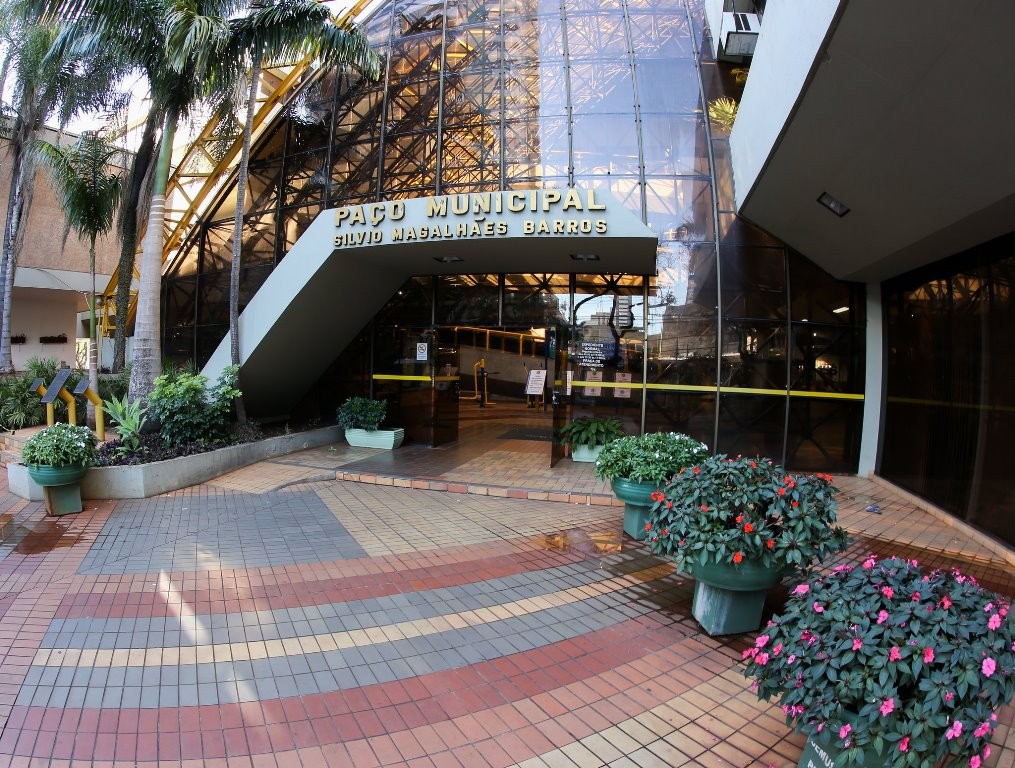 Prefeitura de Maringá abre 183 vagas em diversas áreas