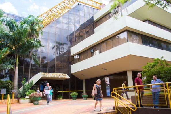 Prefeituras decidem se expediente será mantido