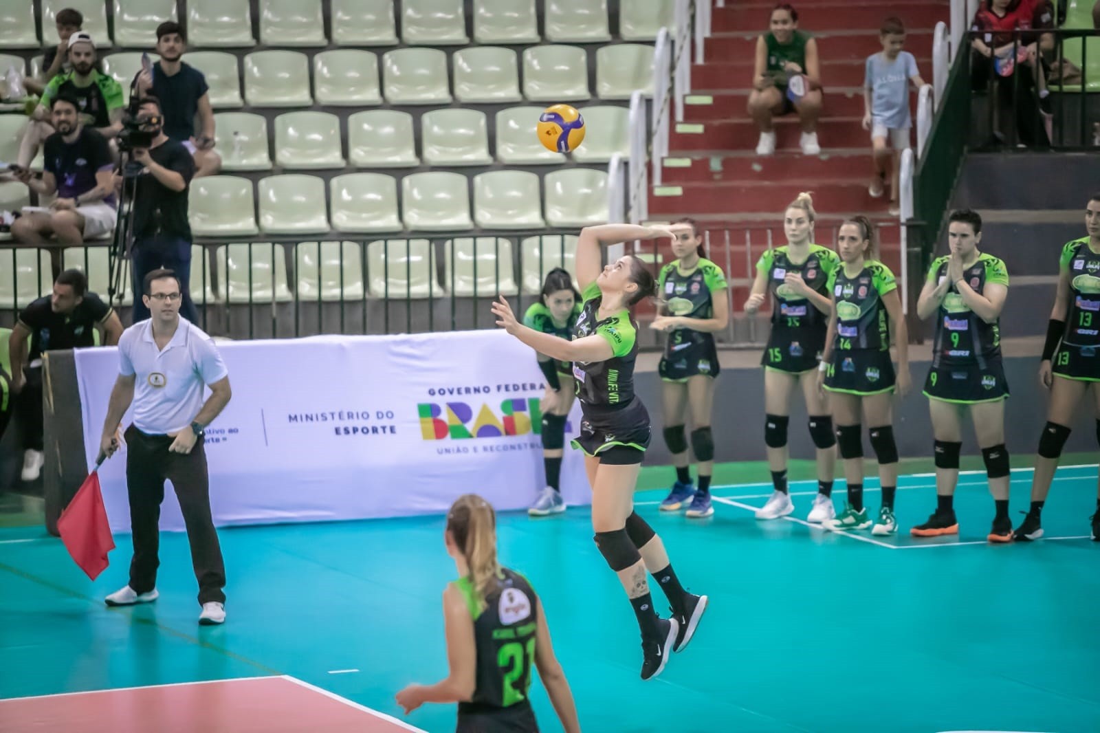 Unilife enfrenta o vice-líder da Superliga Feminina fora de casa