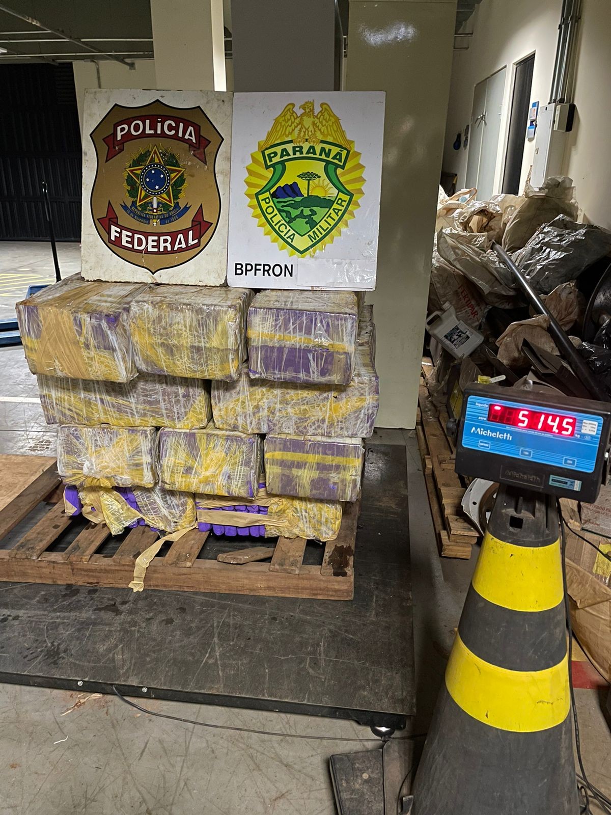 PF e BPFron apreendem meia tonelada de maconha em Guaíra