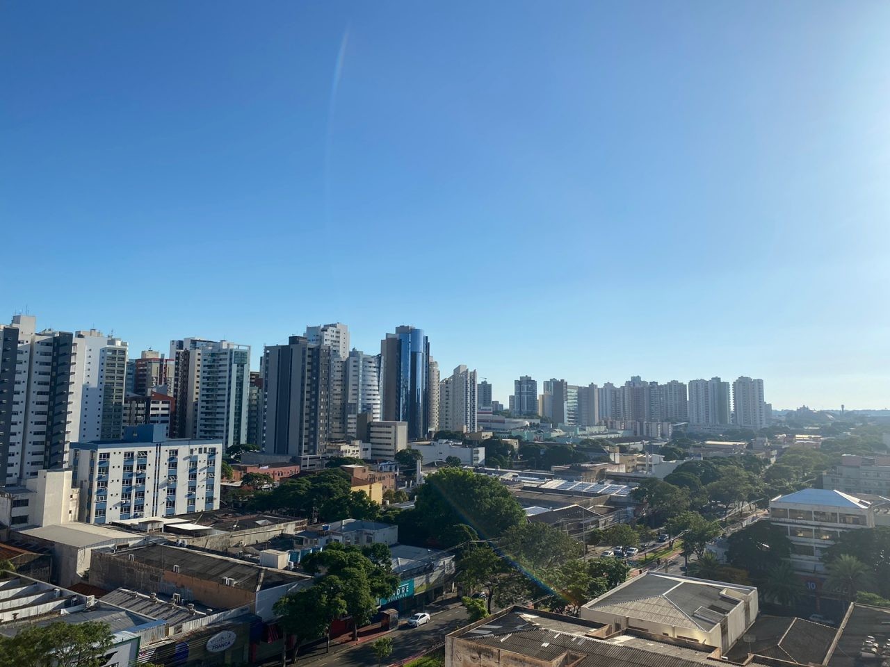 Instabilidade dá trégua e quarta-feira será de sol e céu azul em Maringá