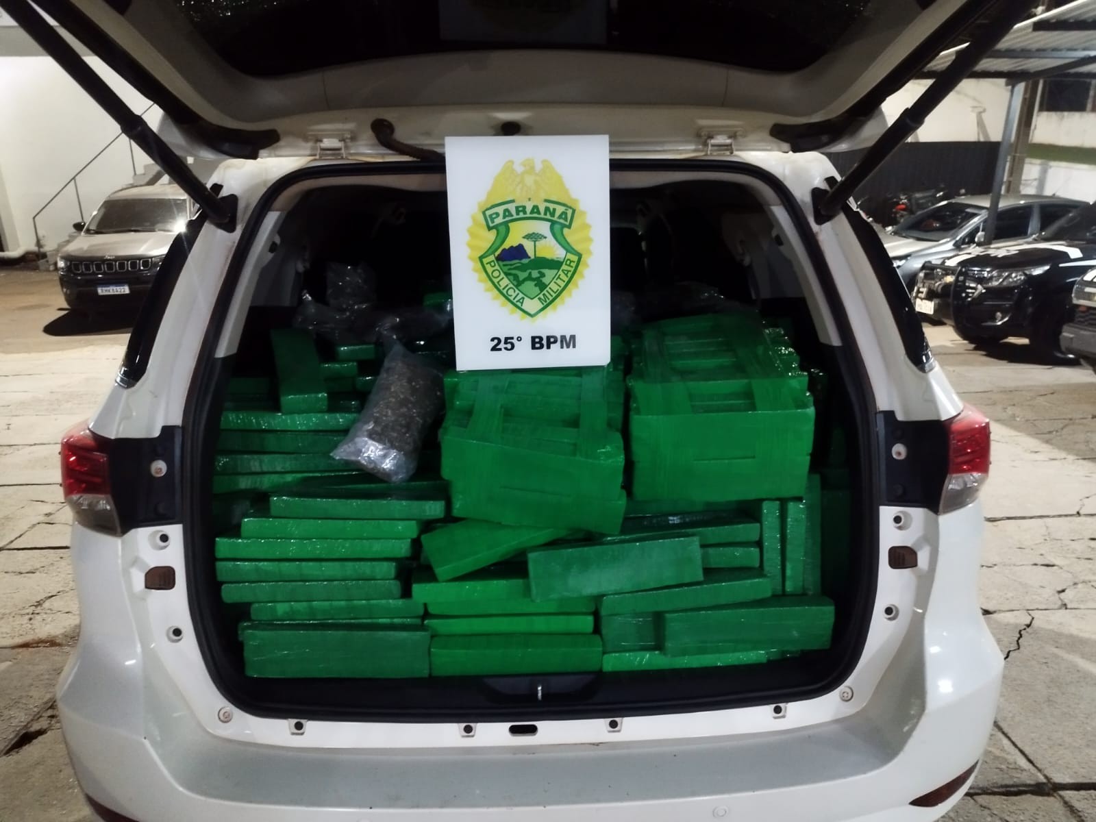 Suspeito transportava uma tonelada de maconha pelo centro de Ivaté