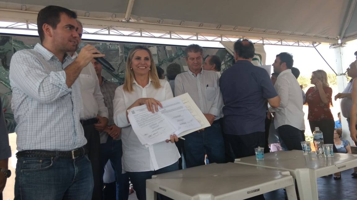 Assinado convênio para duplicar PR-317, entre Maringá e Iguaraçu