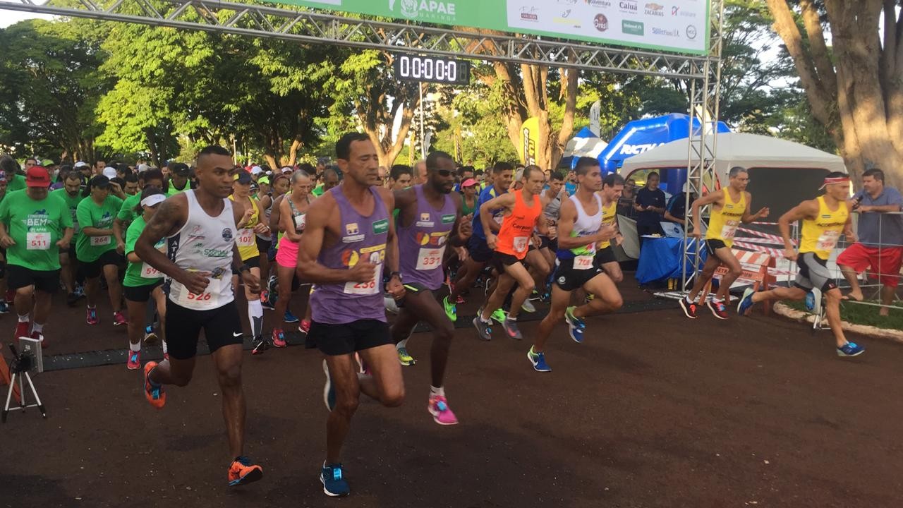 Mil atletas correm em benefício da Apae
