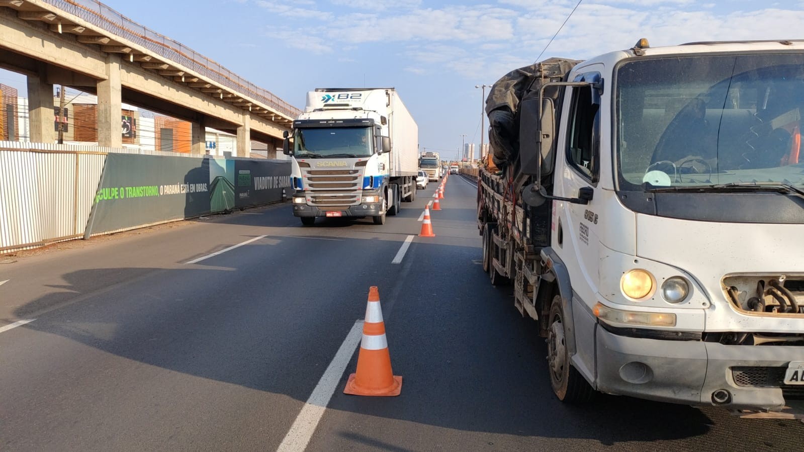 Veja imagens: BR-376 em Sarandi tem interdição parcial nos dois sentidos