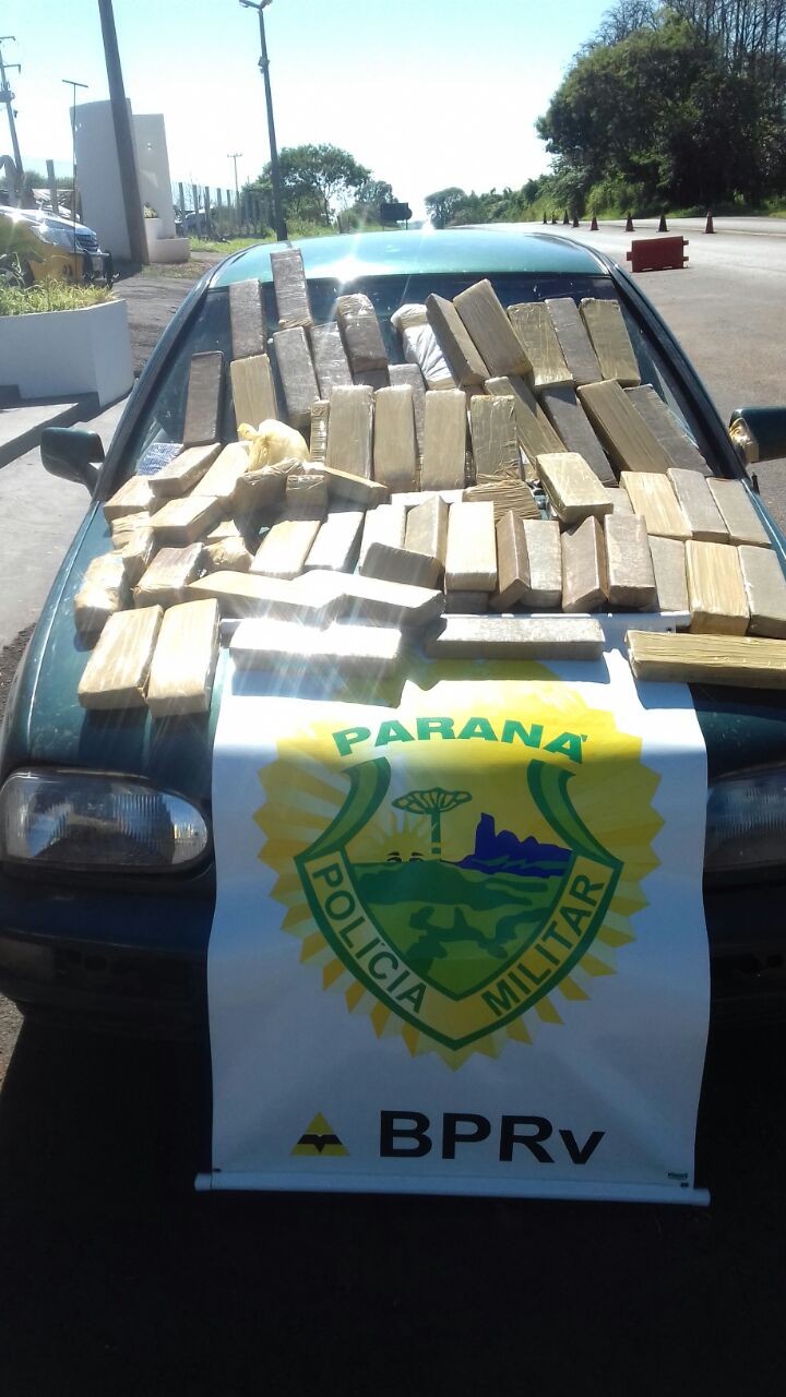 PM apreende droga na PR -323