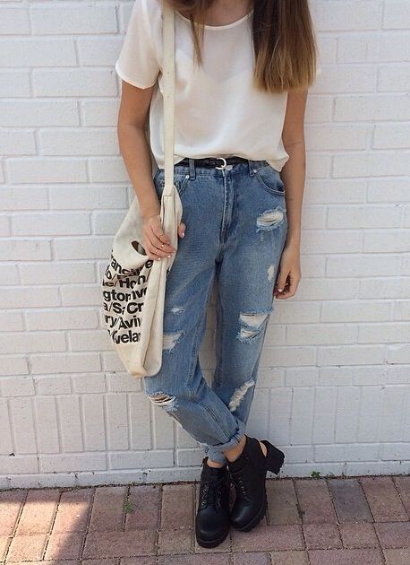 Modelagens de roupas dos anos 80 e 90 são tendência no próximo verão