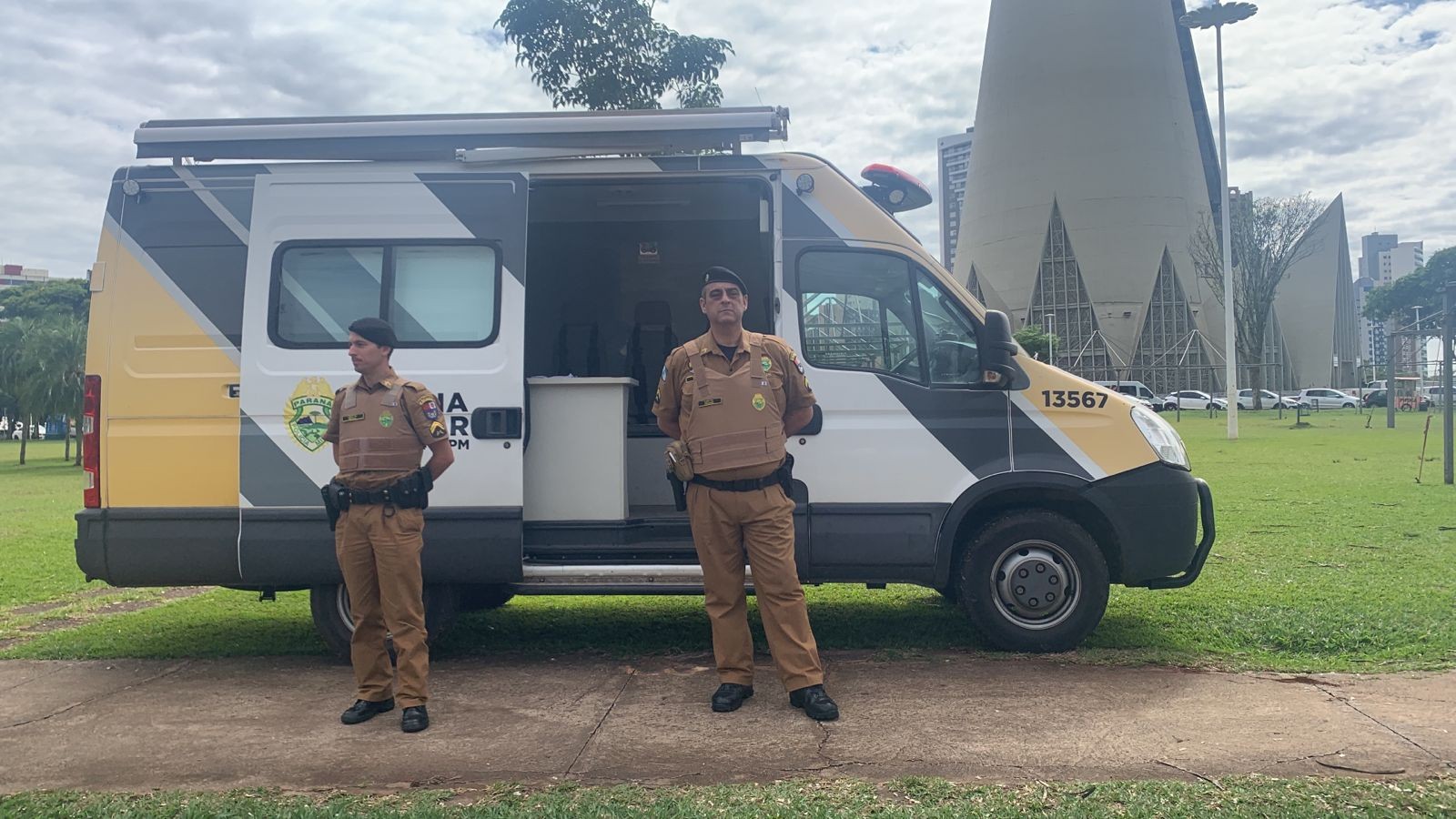 Polícia Militar faz patrulhamento nos locais de votação em Maringá