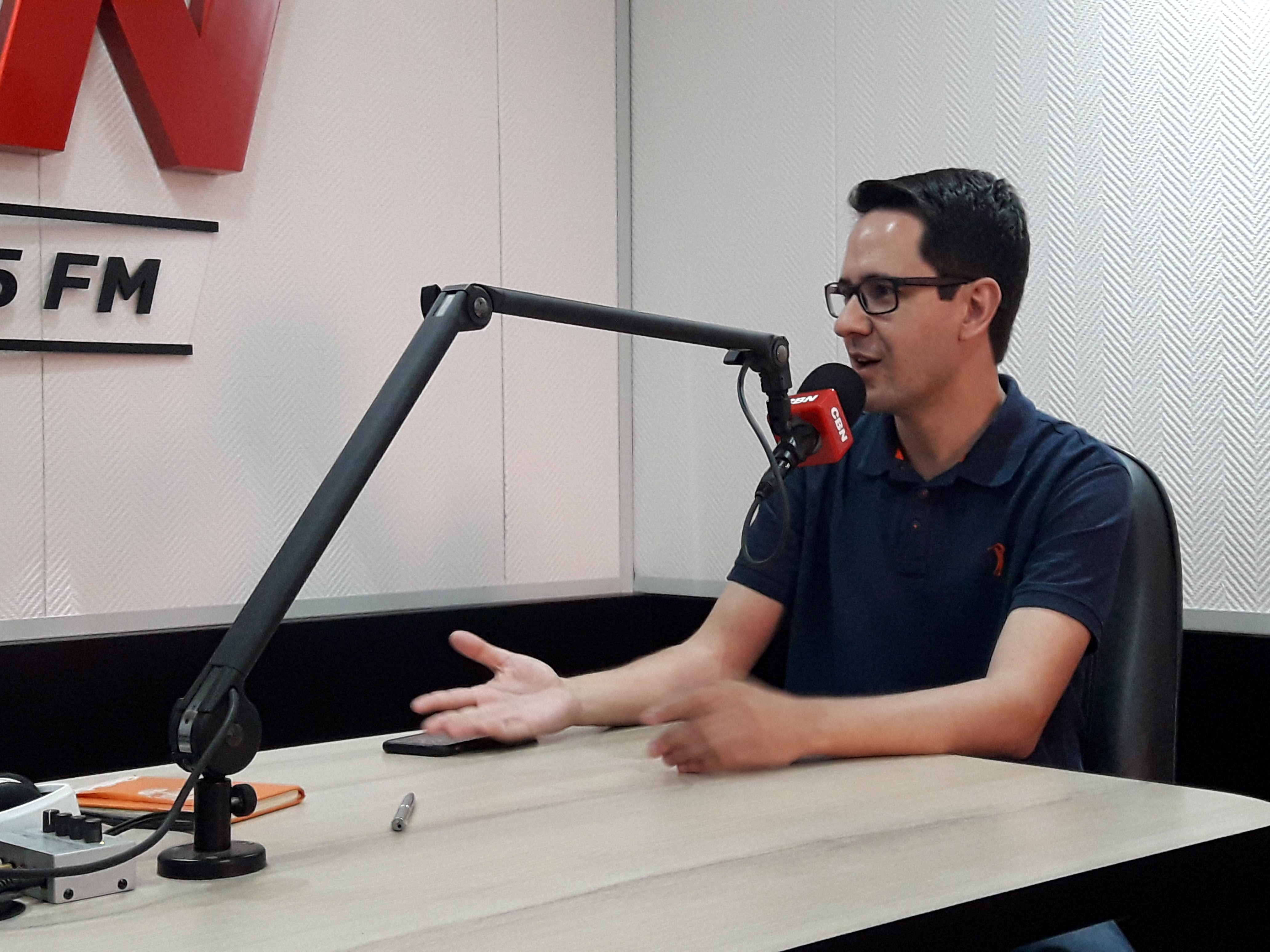 Política nas redes sociais democratiza, amplia participação e empobrece debates