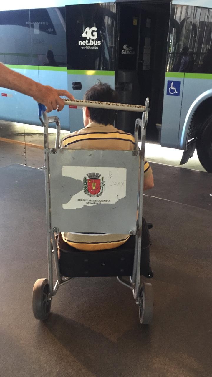 Cadeira de rodas improvisada é flagrada na rodoviária de Maringá