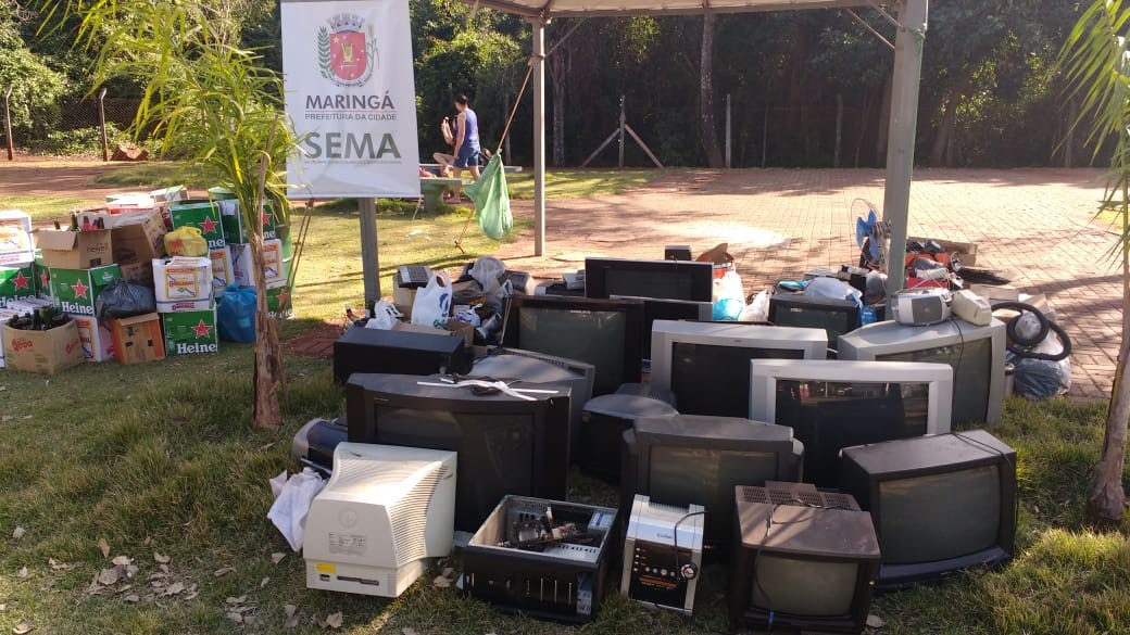 Mutirão coleta mais de 10 toneladas de lixo eletrônico e vidros