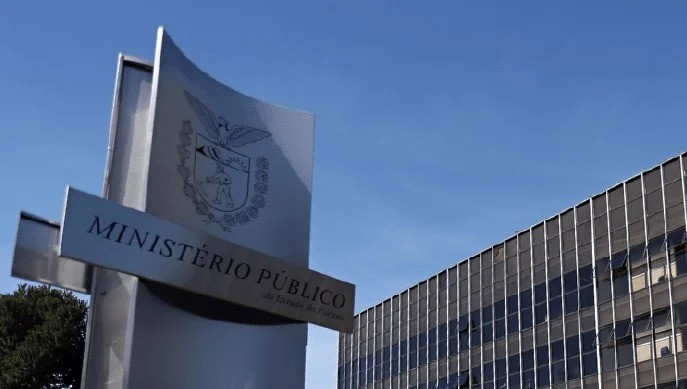 MP estipula multa de R$ 100 mil a vereadores de Jataizinho que votaram, da praia, aumento dos próprios salários