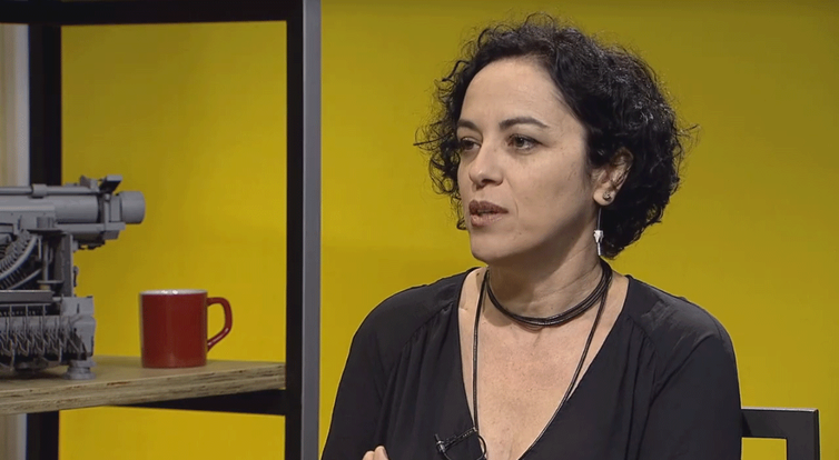 Escritora diz ter decidido deixar o Brasil após evento em Maringá