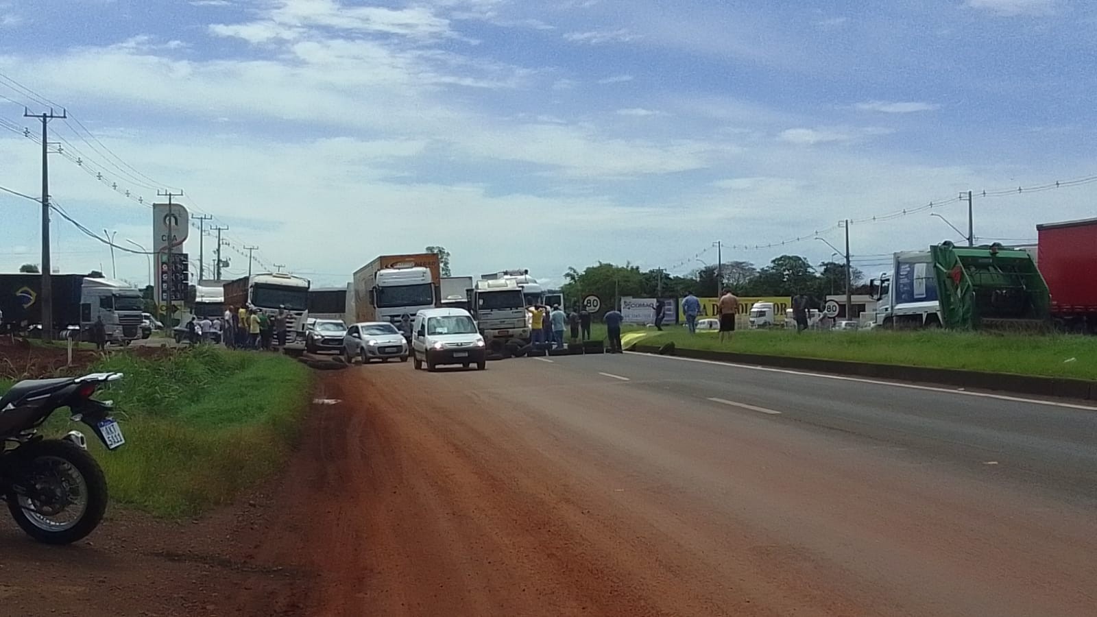 Aumenta número de estradas bloqueadas no Noroeste do Paraná